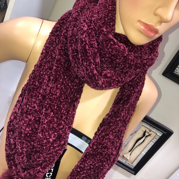 H&M Divided Chenille Burgundy Scarf - Picture 5 of 12